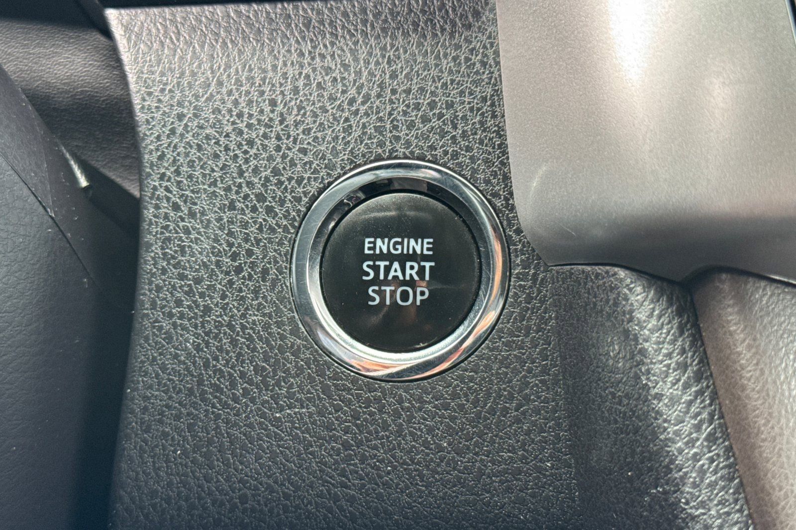 Used 2017 Toyota Highlander XLE image 24