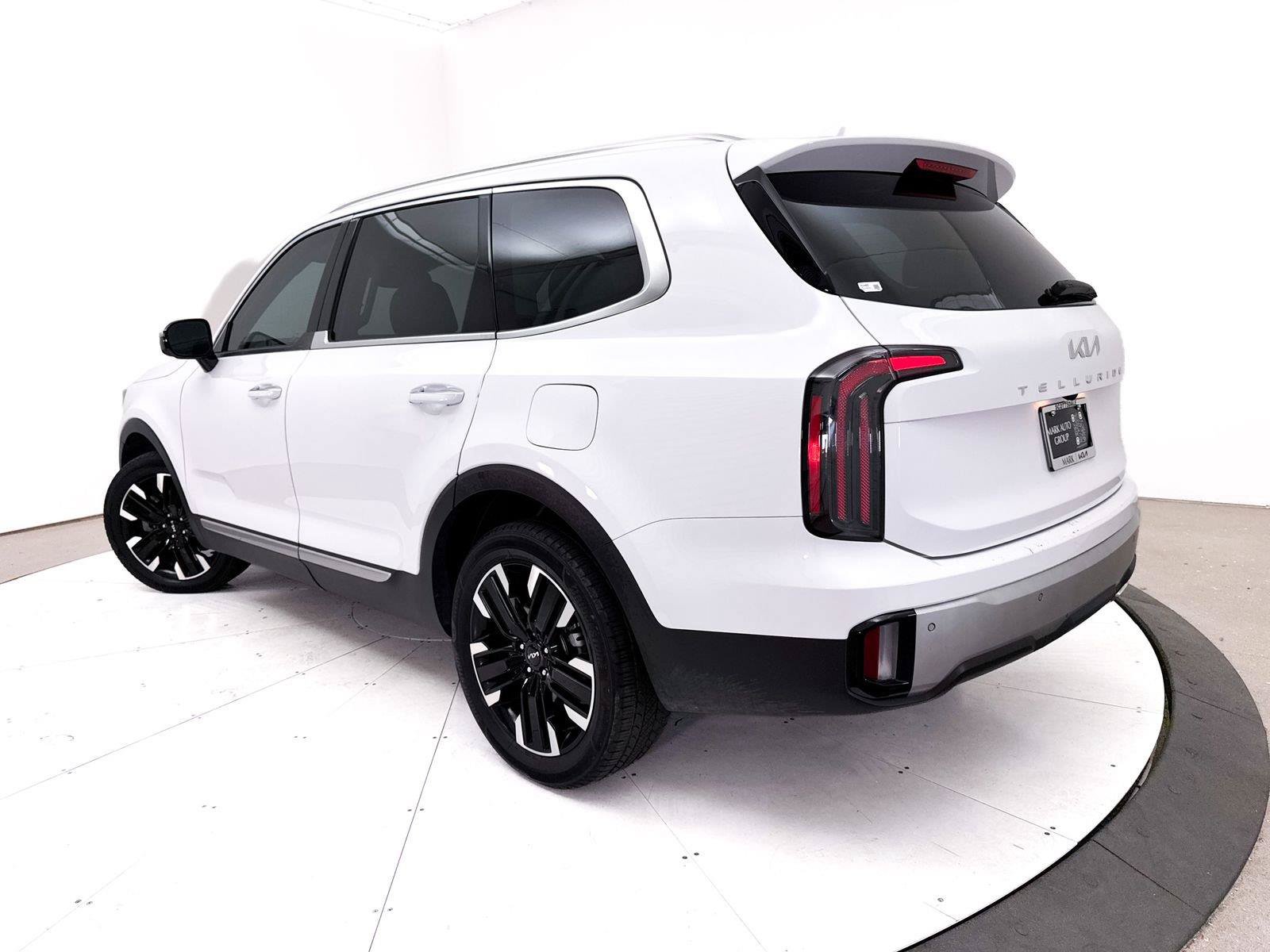 Certified 2024 Kia Telluride SX FWD image 2