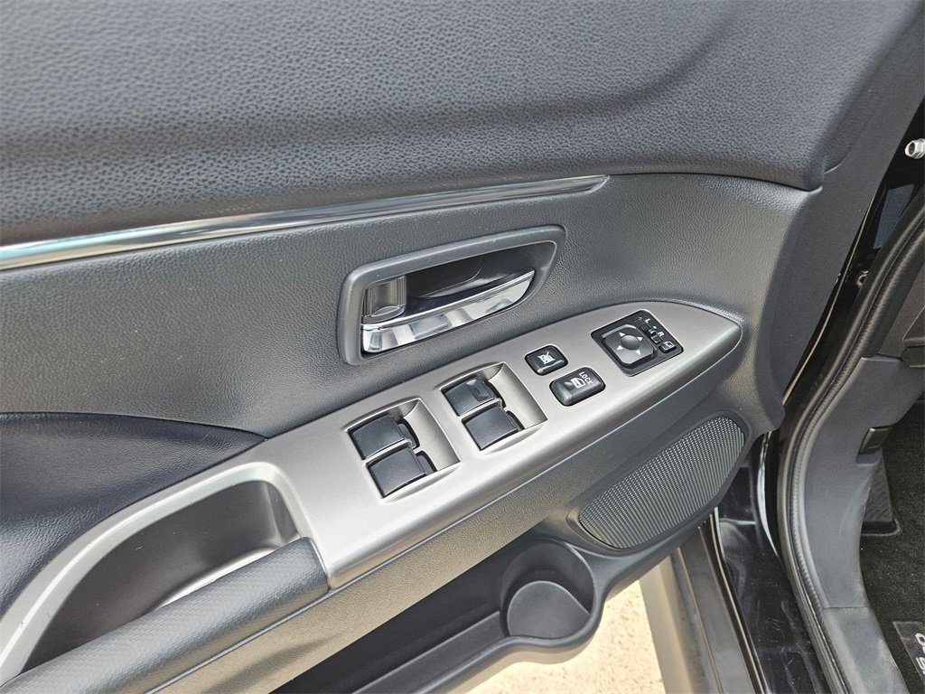 Used 2025 Mitsubishi Outlander Sport SE image 14