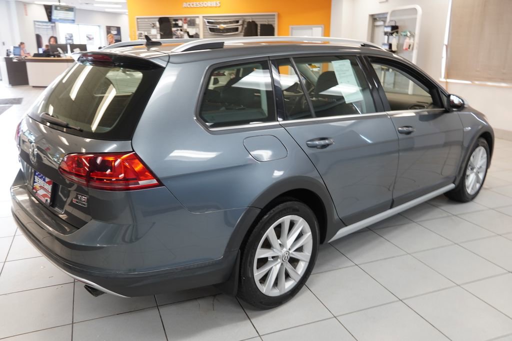 Used 2017 Volkswagen Golf Alltrack image 15