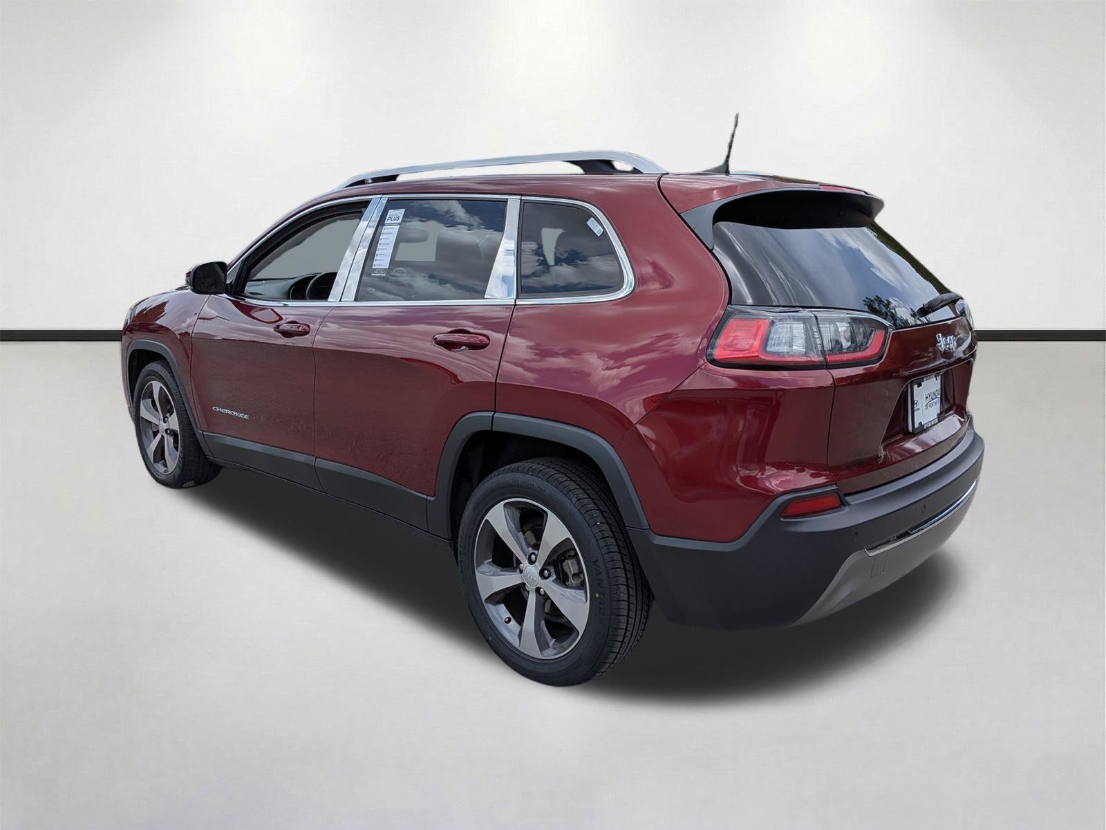 Used 2019 Jeep Cherokee Limited FWD image 6