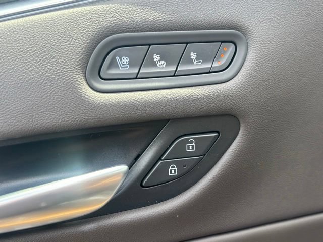 Used 2023 Cadillac Escalade Premium Luxury w/ LPO, Floor Liner Package AWD/4WD image 20