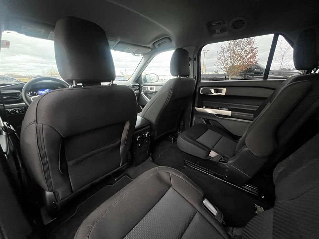Used 2023 Ford Explorer XLT AWD/4WD image 19