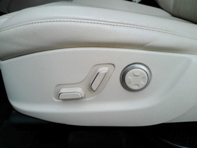 Used 2023 Genesis GV80 2.5T w/ Advanced Package image 18