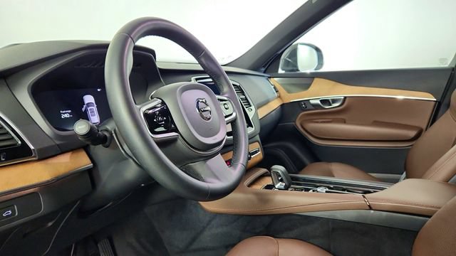Certified 2023 Volvo XC90 B5 Plus AWD/4WD image 12