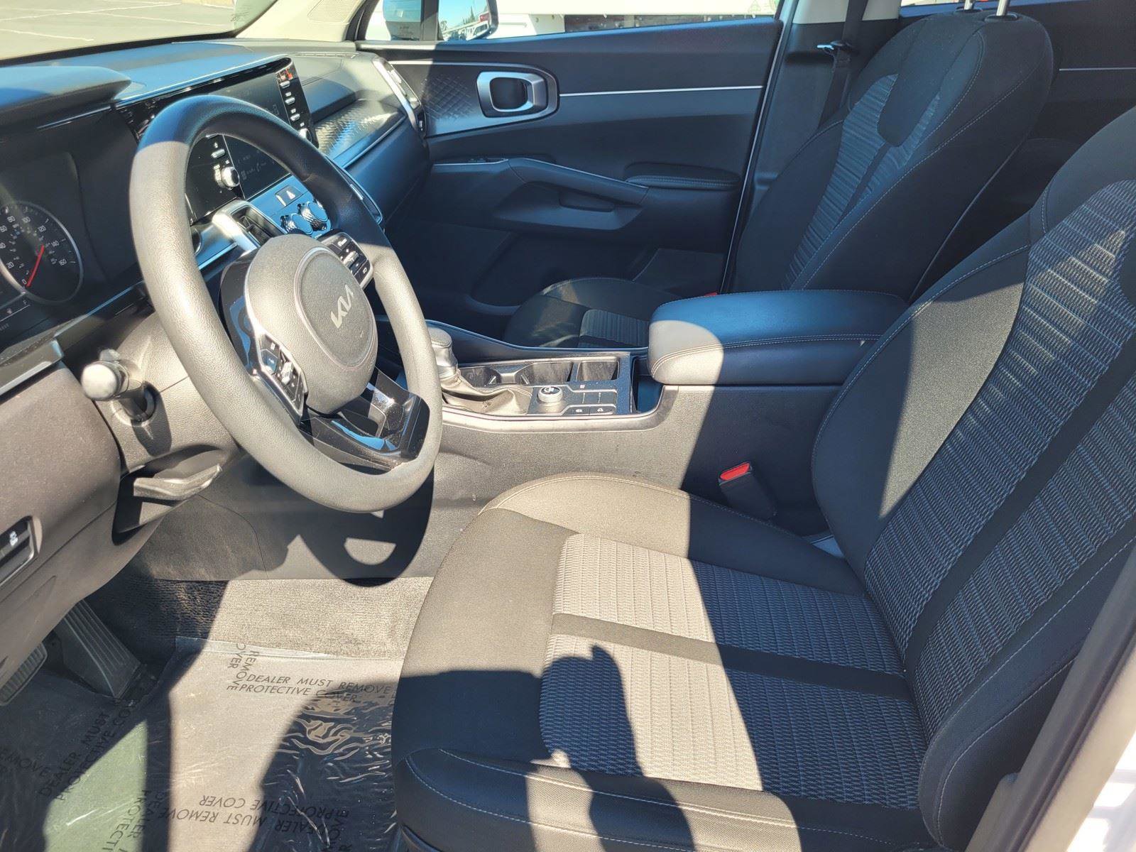 Used 2022 Kia Sorento LX image 14
