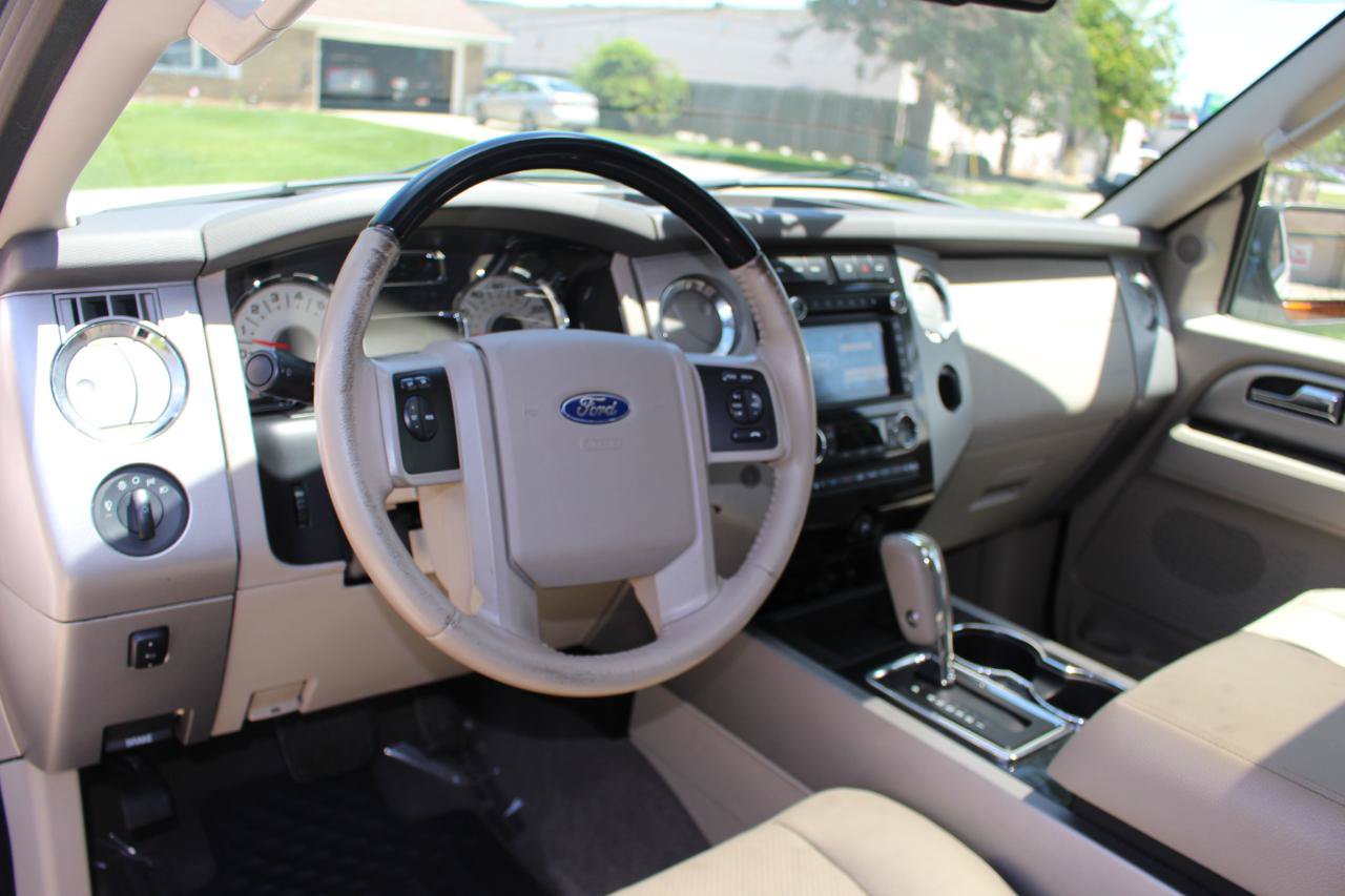 Used 2014 Ford Expedition Limited w/ Equipment Group 301A AWD/4WD image 17