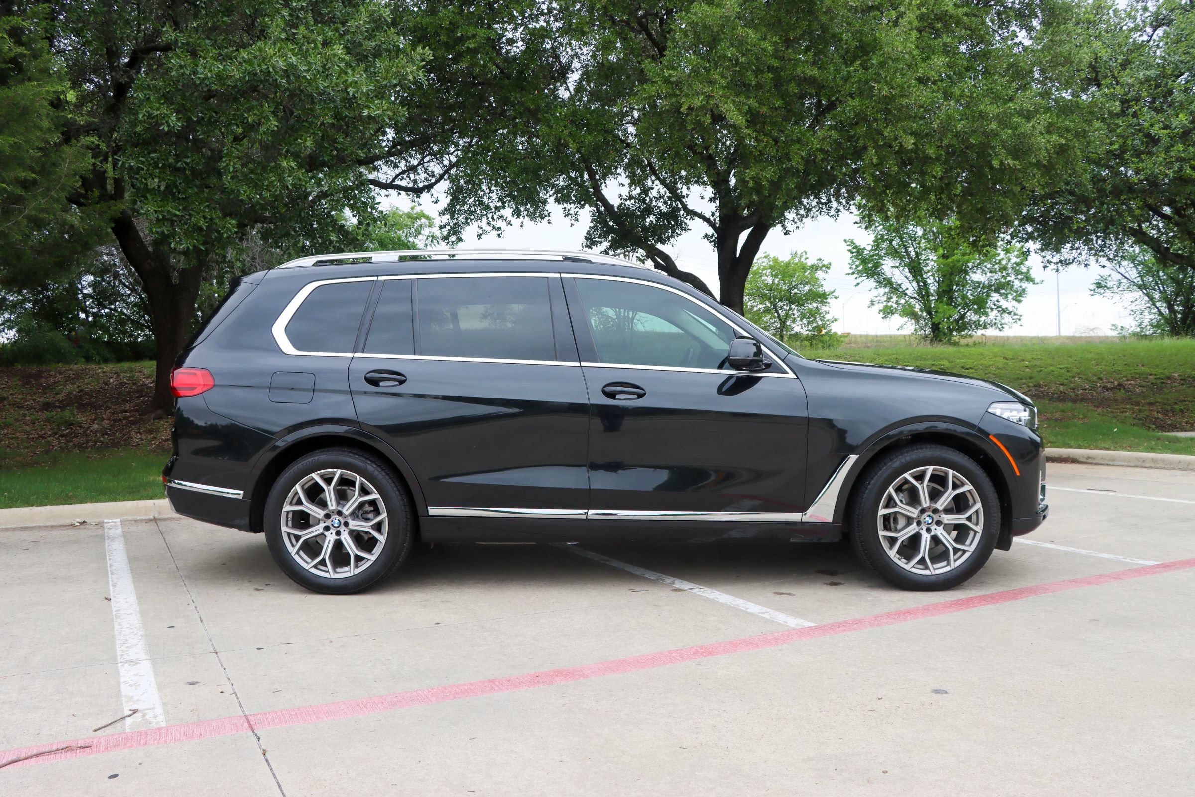 Used 2019 BMW X7 xDrive40i w/ Premium Package AWD/4WD image 8