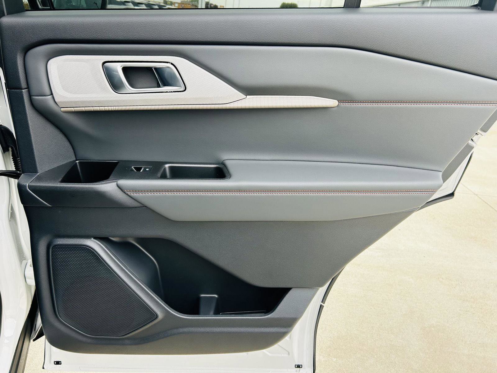 New 2026 Ford Explorer Active w/ Active Comfort Package image 33