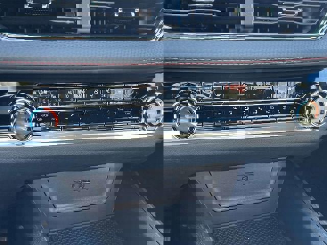 New 2026 Chevrolet Equinox RS w/ Convenience Package III AWD/4WD image 14