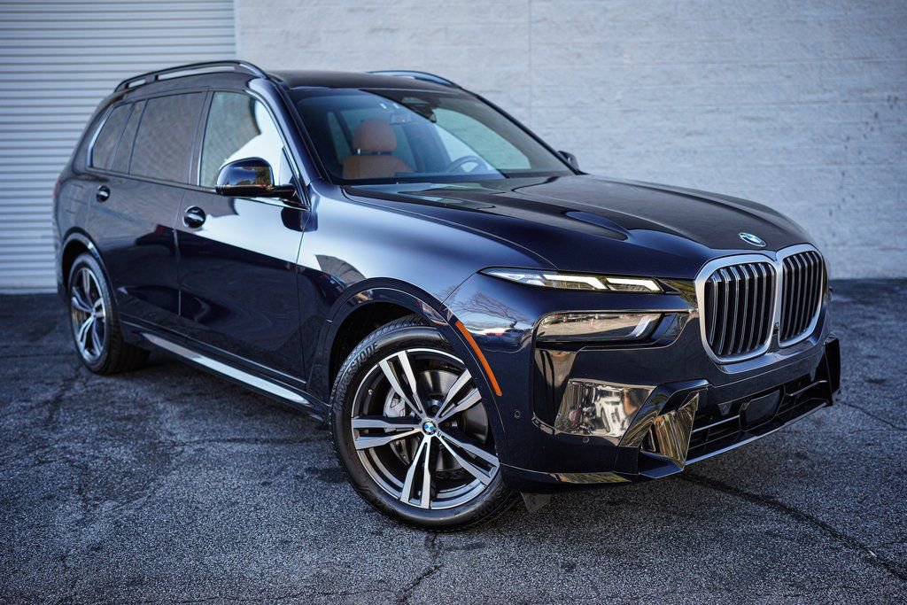 Used 2023 BMW X7 xDrive40i w/ M Sport Package image 9