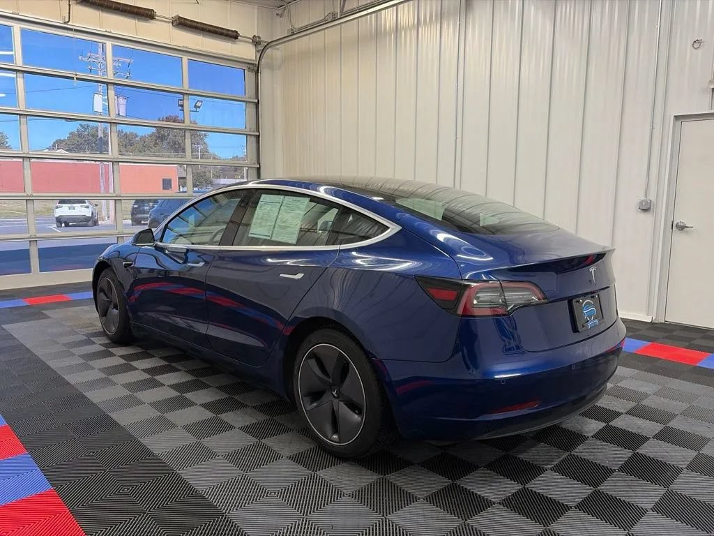Used 2020 Tesla Model 3 Standard Range RWD image 5