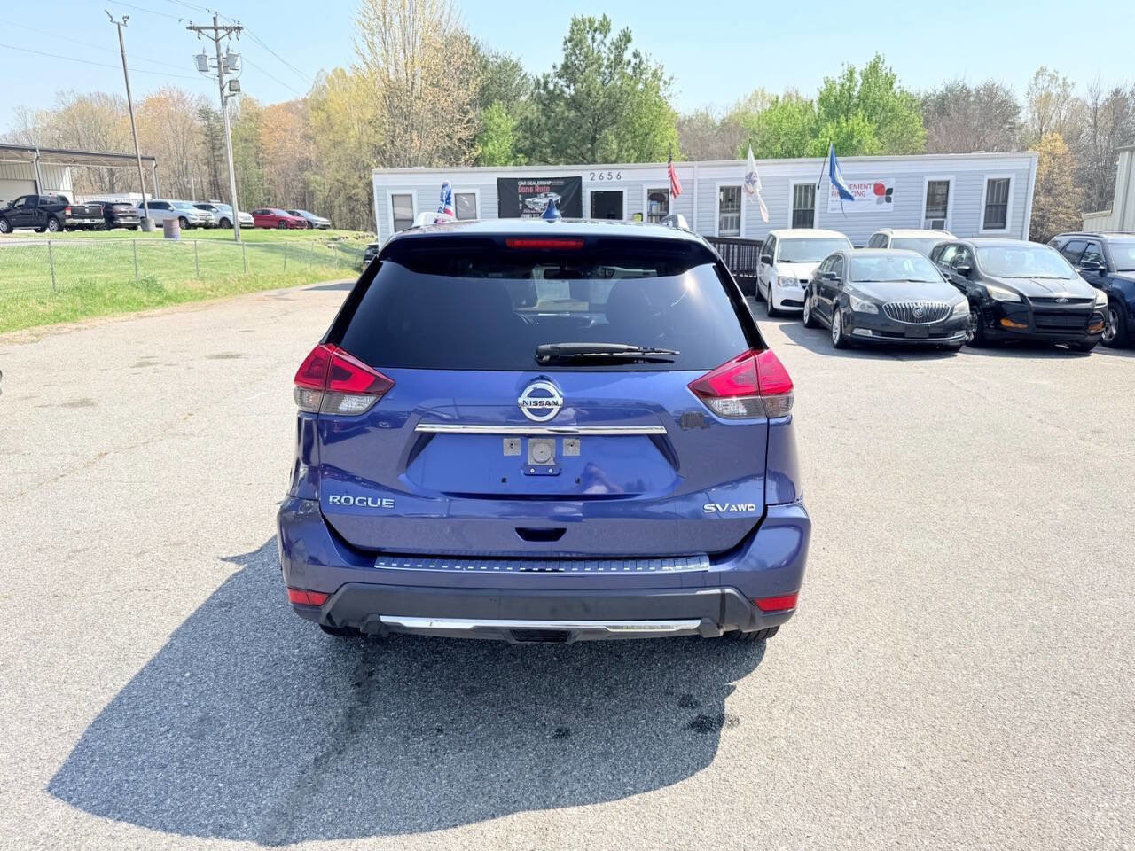 Used 2018 Nissan Rogue SV image 6