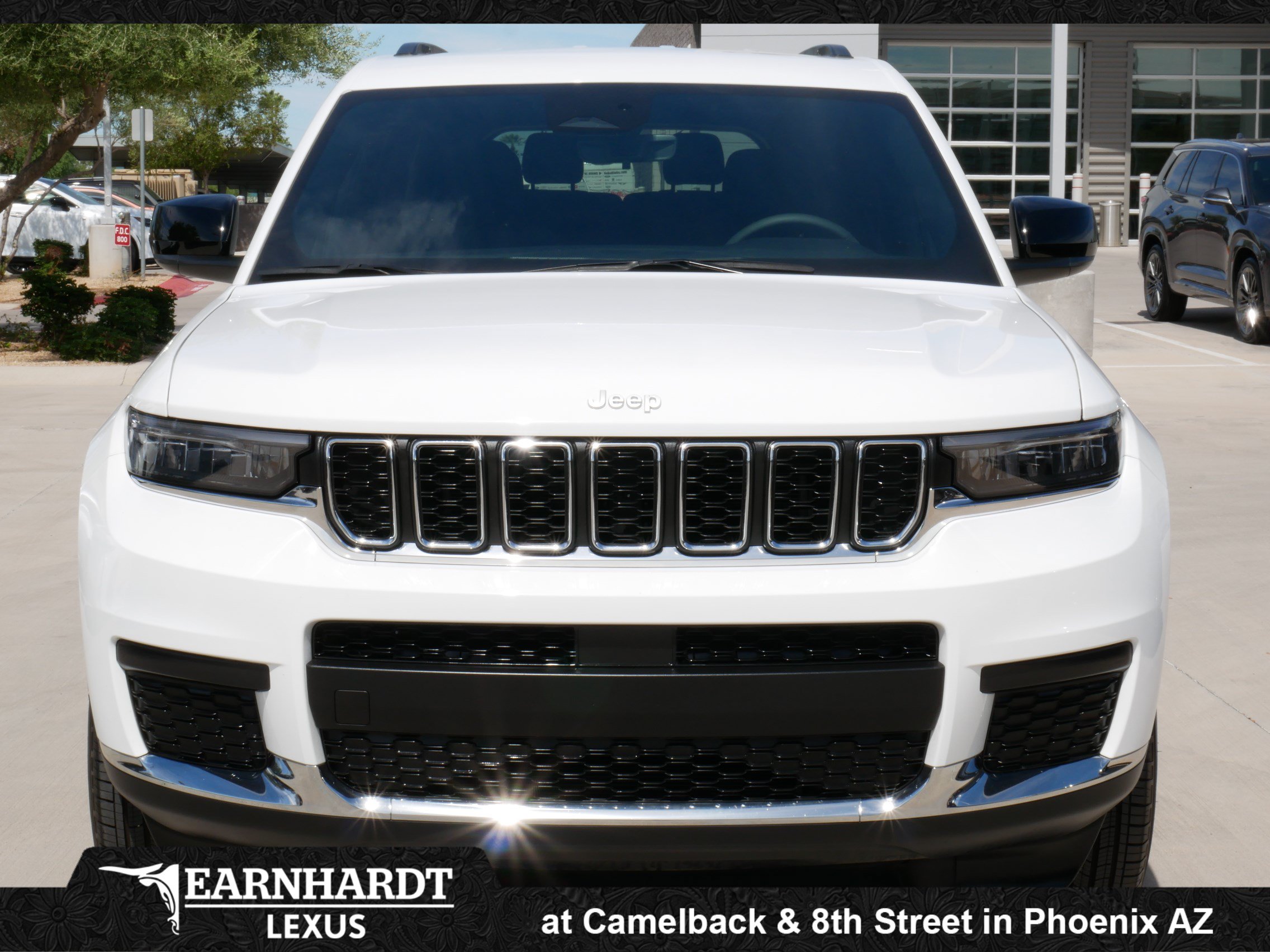Used 2025 Jeep Grand Cherokee L Laredo RWD image 15