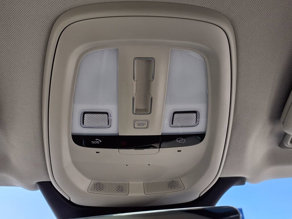 Certified 2023 Volvo XC90 B6 Core AWD/4WD image 32