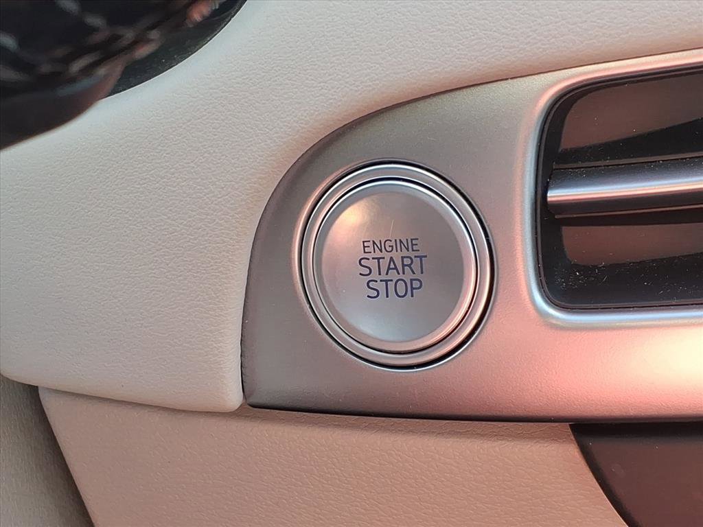 Used 2024 Hyundai Palisade Limited image 16