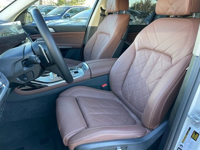 Used 2026 BMW X7 xDrive40i w/ Premium Package image 6
