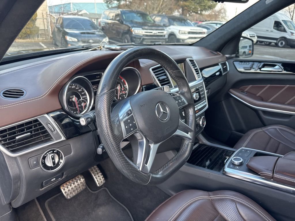 Used 2015 Mercedes-Benz GL 63 AMG 4MATIC image 4