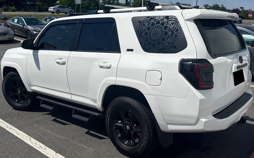 Used 2023 Toyota 4Runner SR5 Premium w/ Moonroof Package RWD image 4