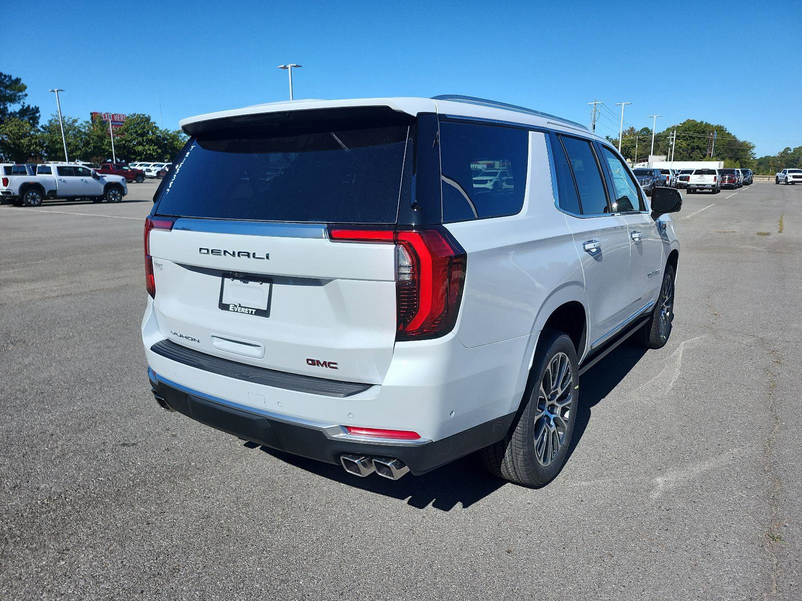 New 2026 GMC Yukon Denali image 3