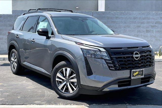 New 2026 Nissan Pathfinder SL w/ Cargo Package FWD image 13