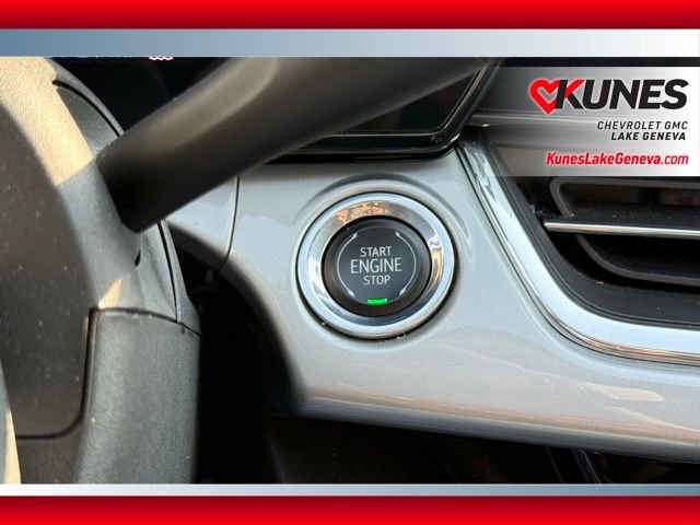 Used 2025 Chevrolet Trax LT FWD image 40
