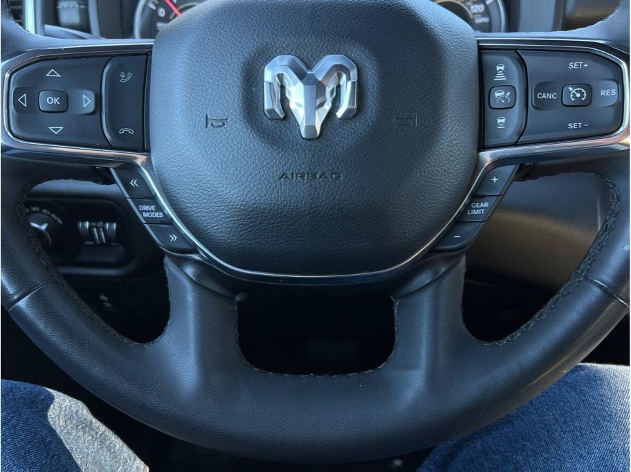 Used 2025 RAM 1500 Laramie AWD/4WD image 12