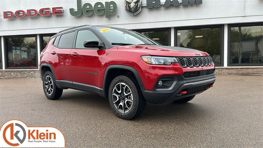 Used 2024 Jeep Compass Trailhawk image 1