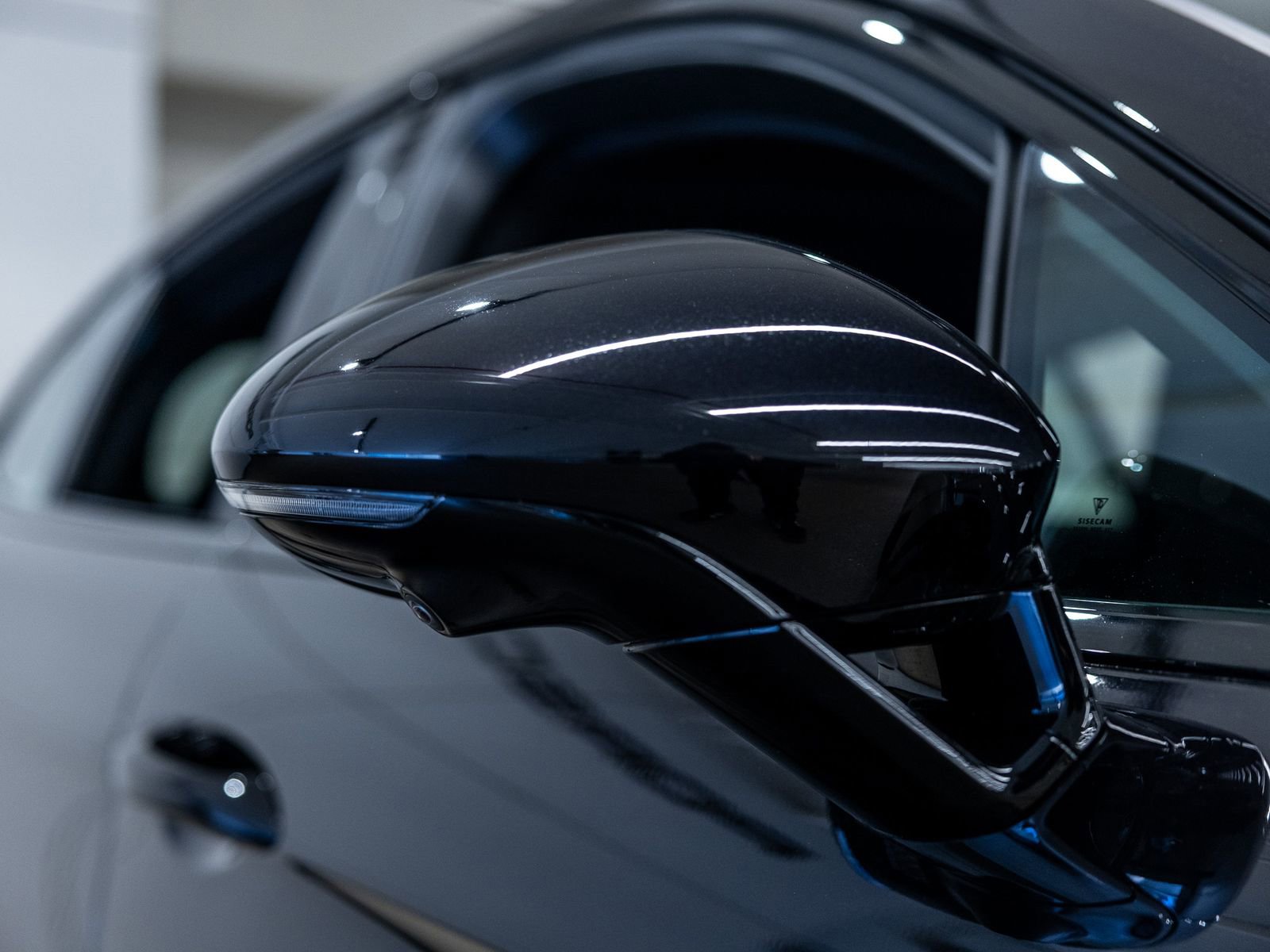 Certified 2025 Porsche Panamera RWD image 11