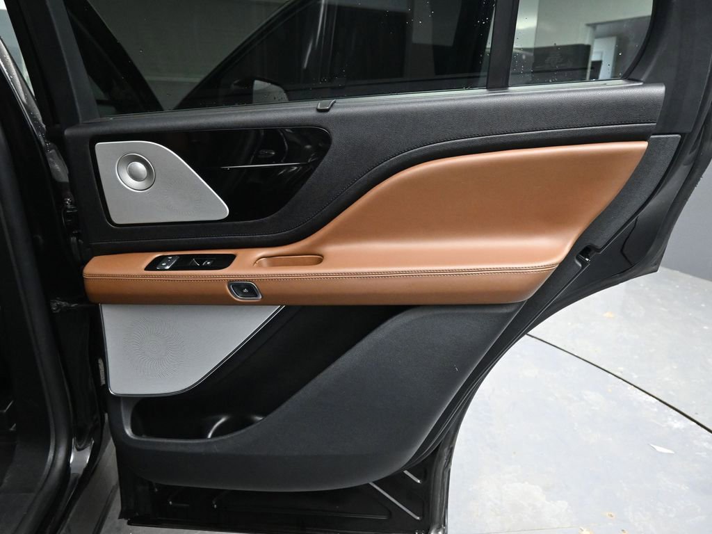 Used 2022 Lincoln Aviator Reserve w/ Equipment Group 201A image 21
