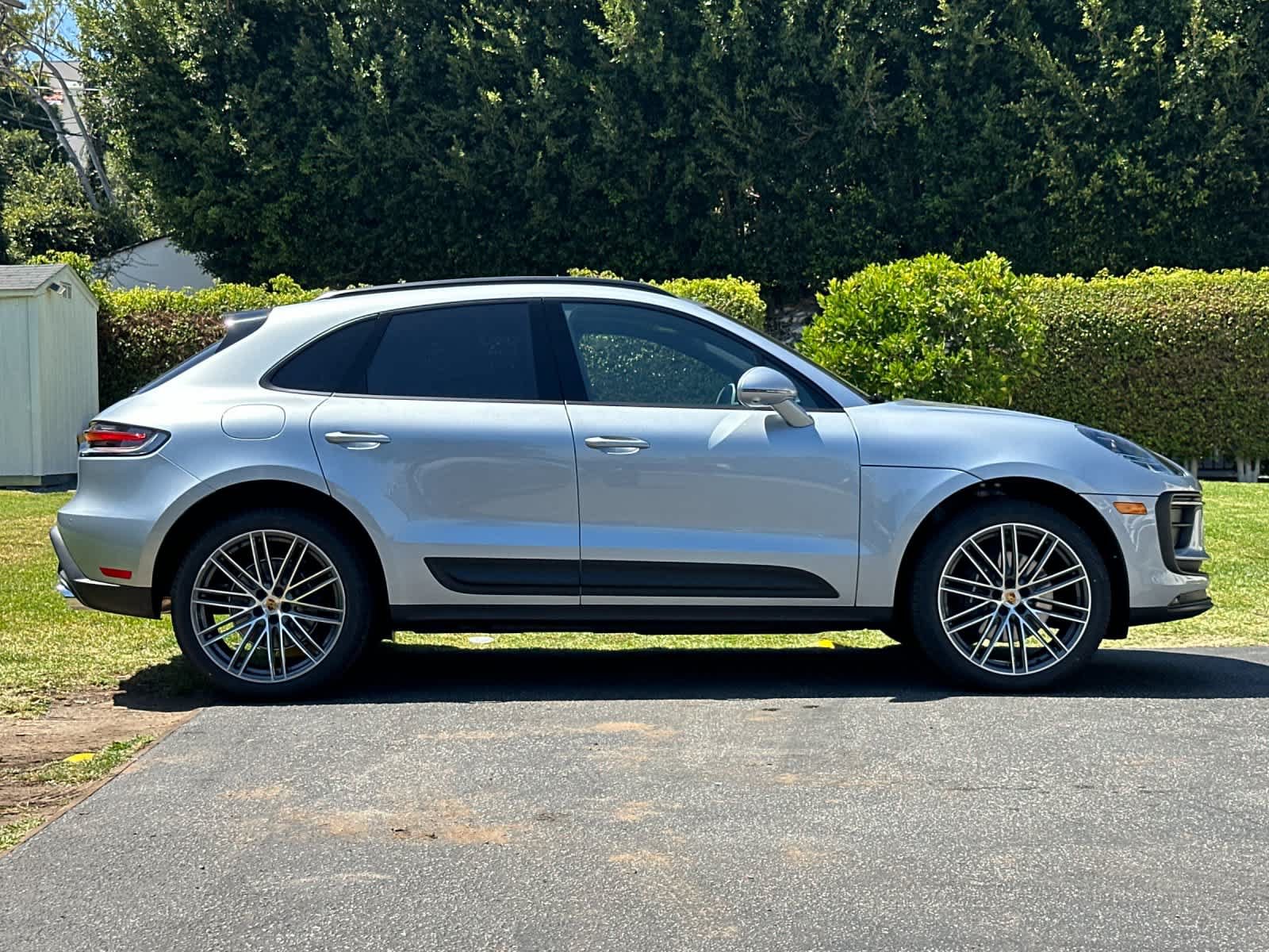 New 2026 Porsche Macan AWD/4WD image 9