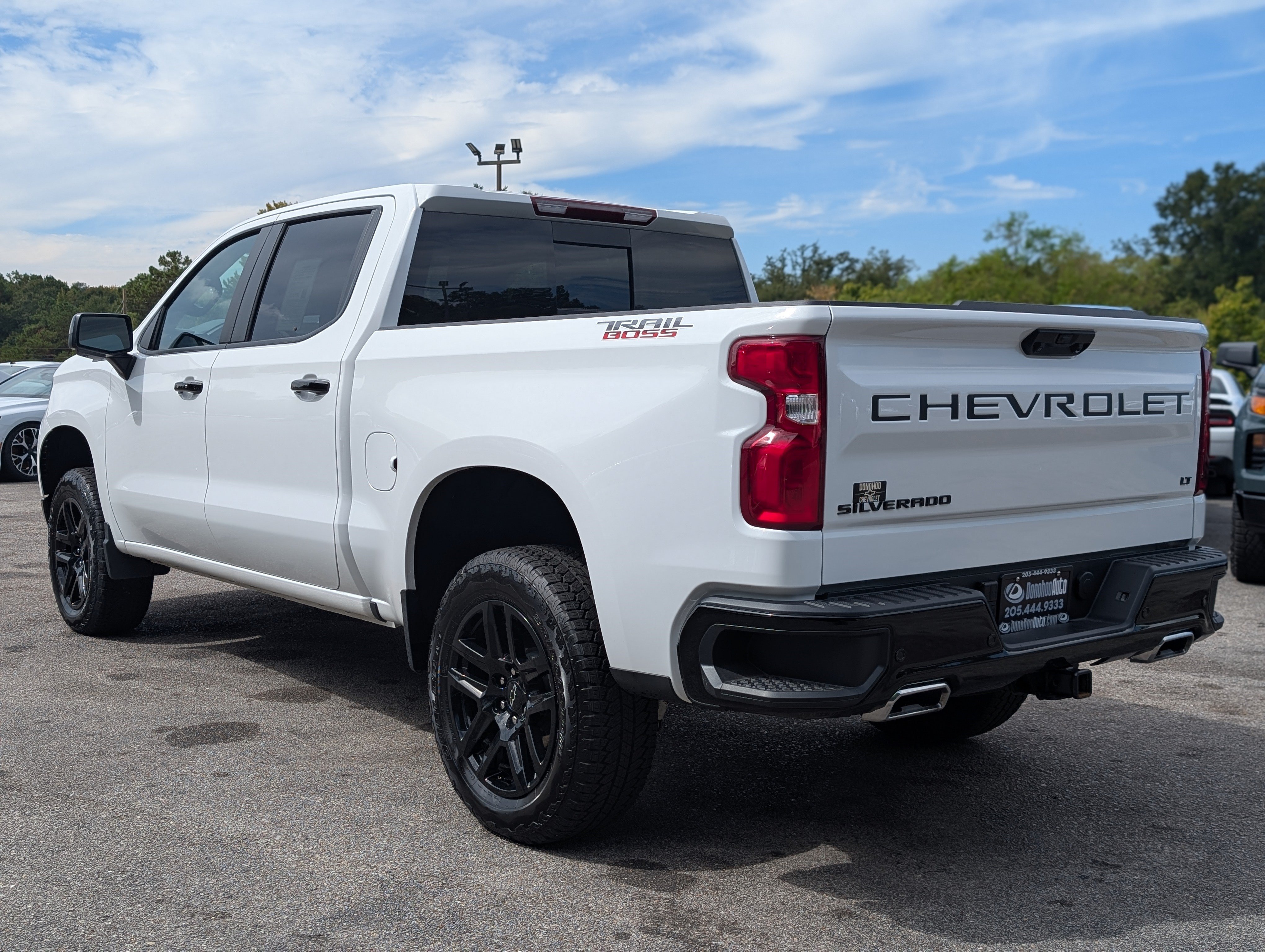 Used 2026 Chevrolet Silverado 1500 LT Trail Boss w/ LT Trail Boss Premium Package AWD/4WD image 7