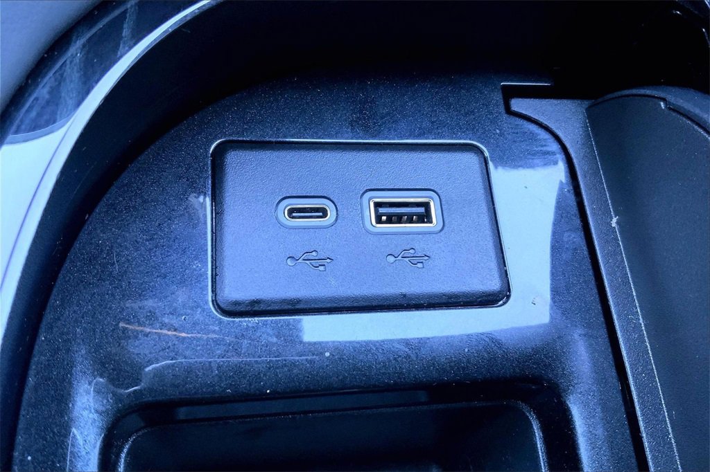 Certified 2024 Cadillac Escalade ESV V w/ LPO, ONYX Package image 34