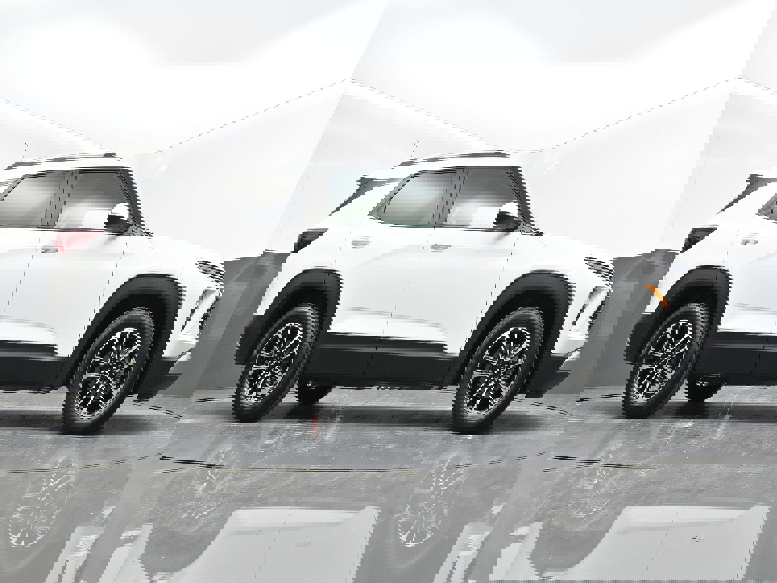 Certified 2026 Chevrolet TrailBlazer LT w/ Driver Confidence Package image 36