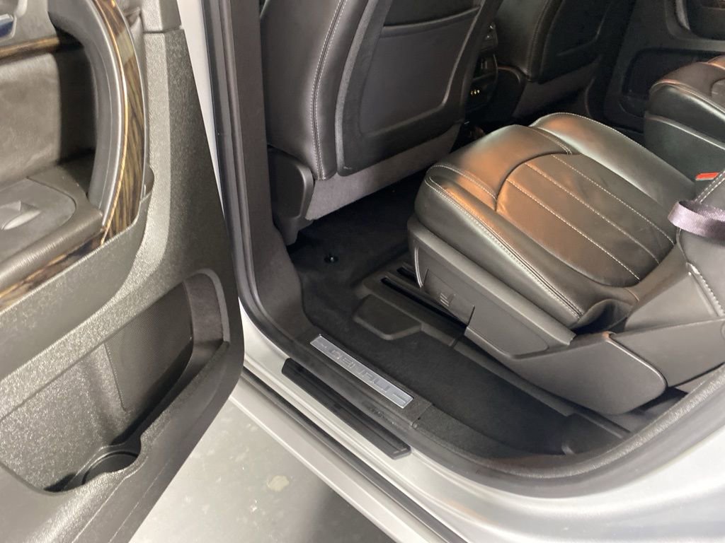 Used 2015 GMC Acadia Denali image 28