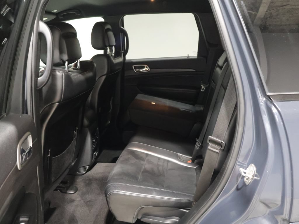 Used 2018 Jeep Grand Cherokee Altitude AWD/4WD image 18