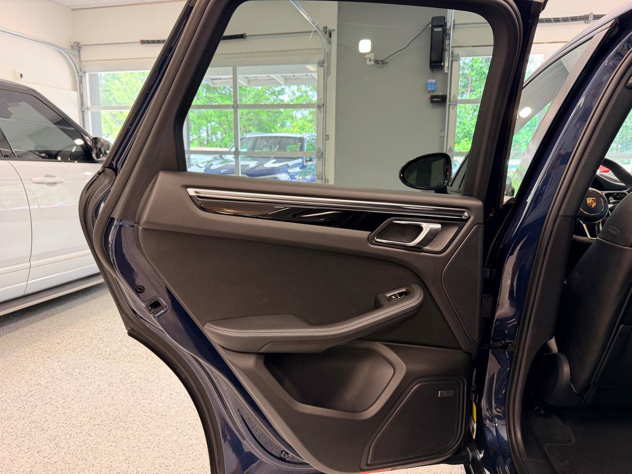Used 2015 Porsche Macan S AWD/4WD image 22