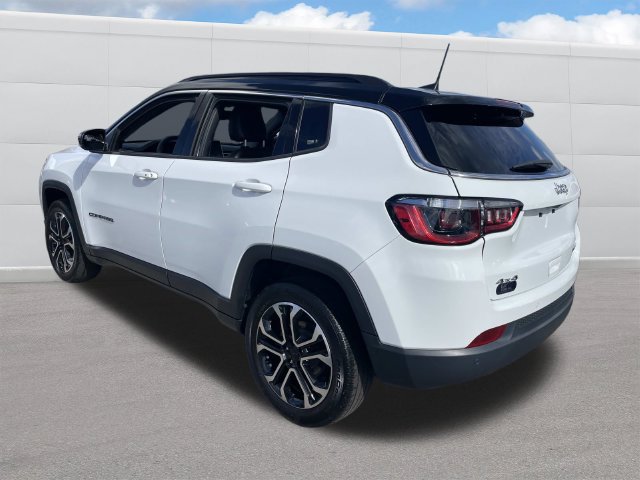 Used 2023 Jeep Compass Limited AWD/4WD image 3