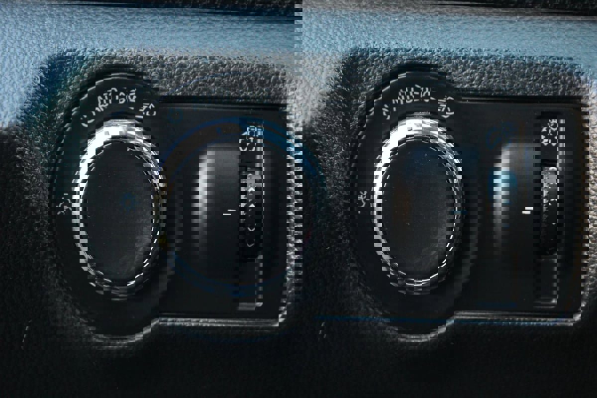 Used 2016 Chevrolet Cruze LT w/ Technology Package image 35