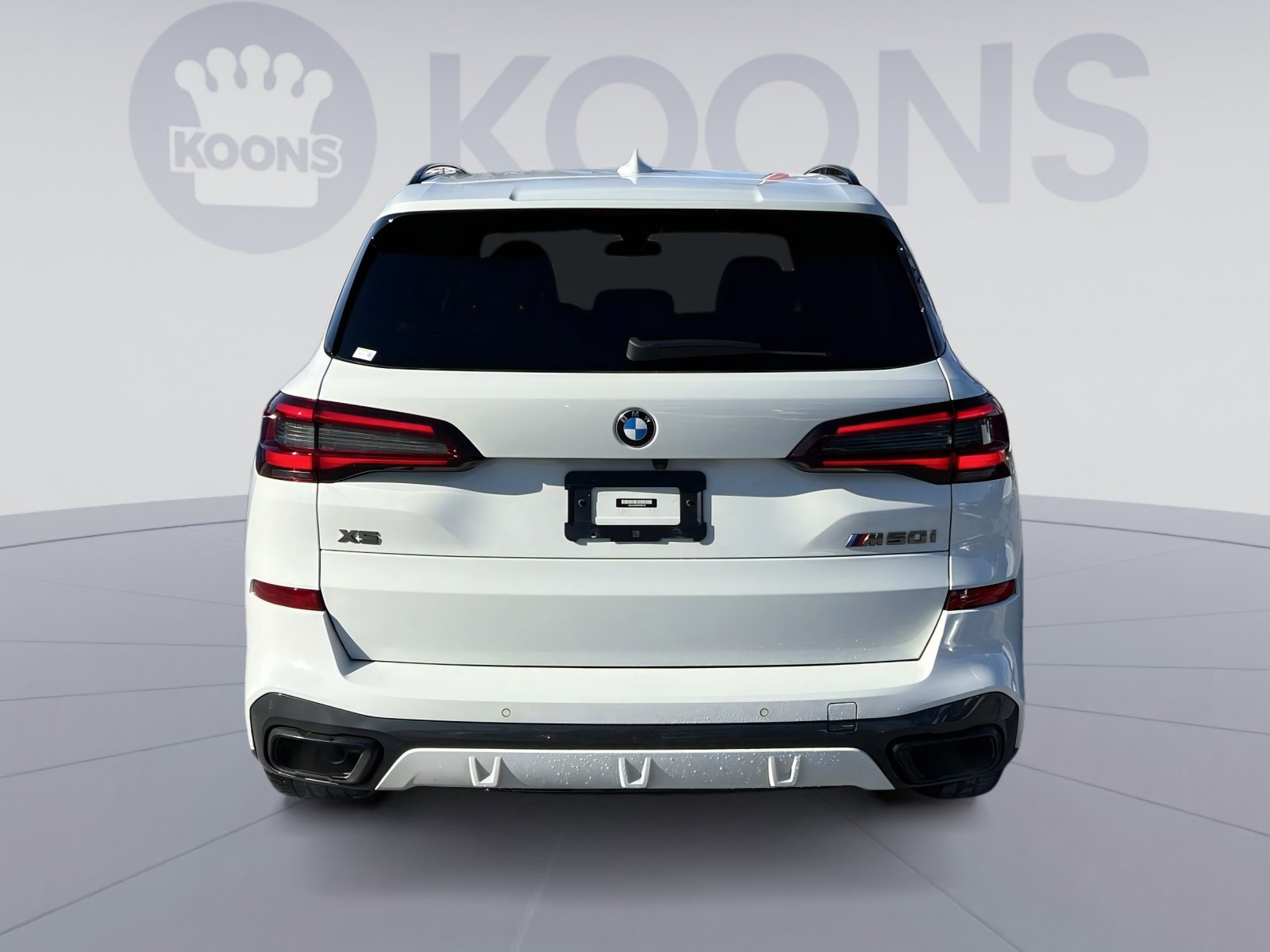 Used 2023 BMW X5 M50i w/ Climate Comfort Package image 5