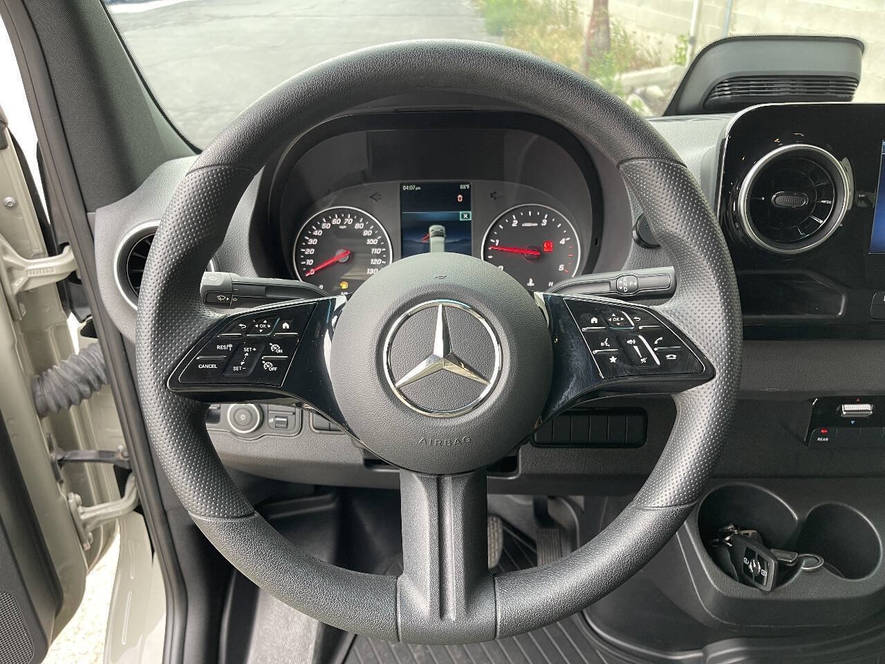 Used 2025 Mercedes-Benz Sprinter 2500 image 14