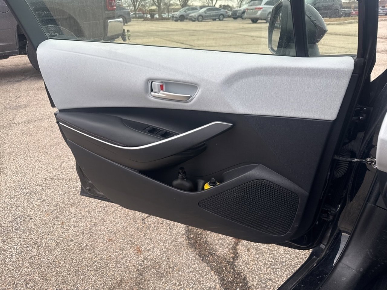 Used 2023 Toyota Corolla SE image 11