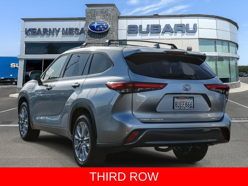 Used 2021 Toyota Highlander Limited FWD image 4