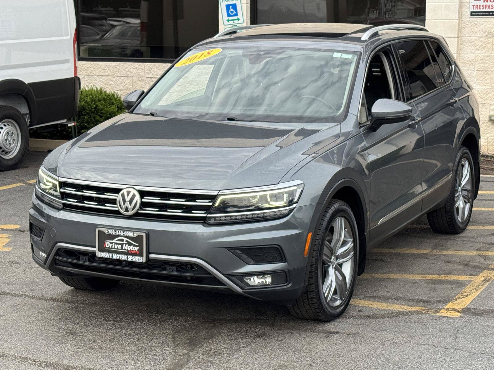 Used 2018 Volkswagen Tiguan SEL Premium w/ 3rd Row Seat Package AWD/4WD image 19