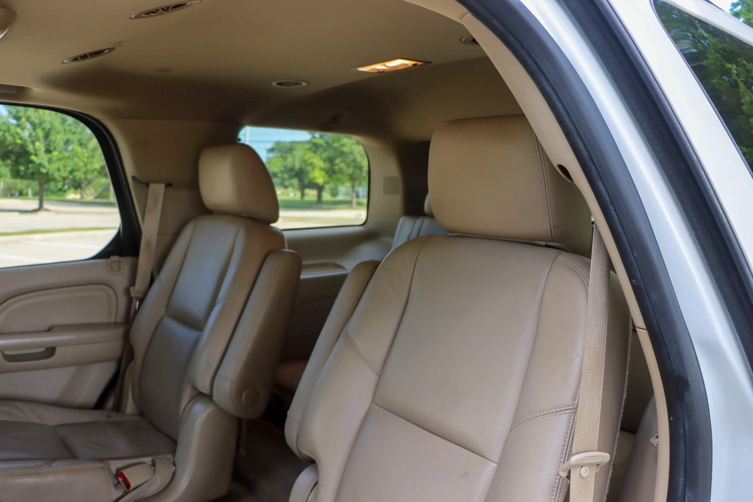 Used 2014 Cadillac Escalade Premium RWD image 17