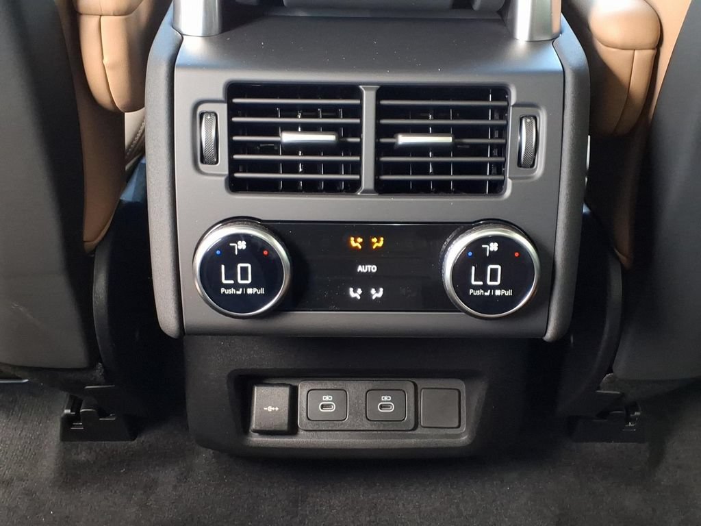 New 2026 Land Rover Discovery Limited Edition AWD/4WD image 26