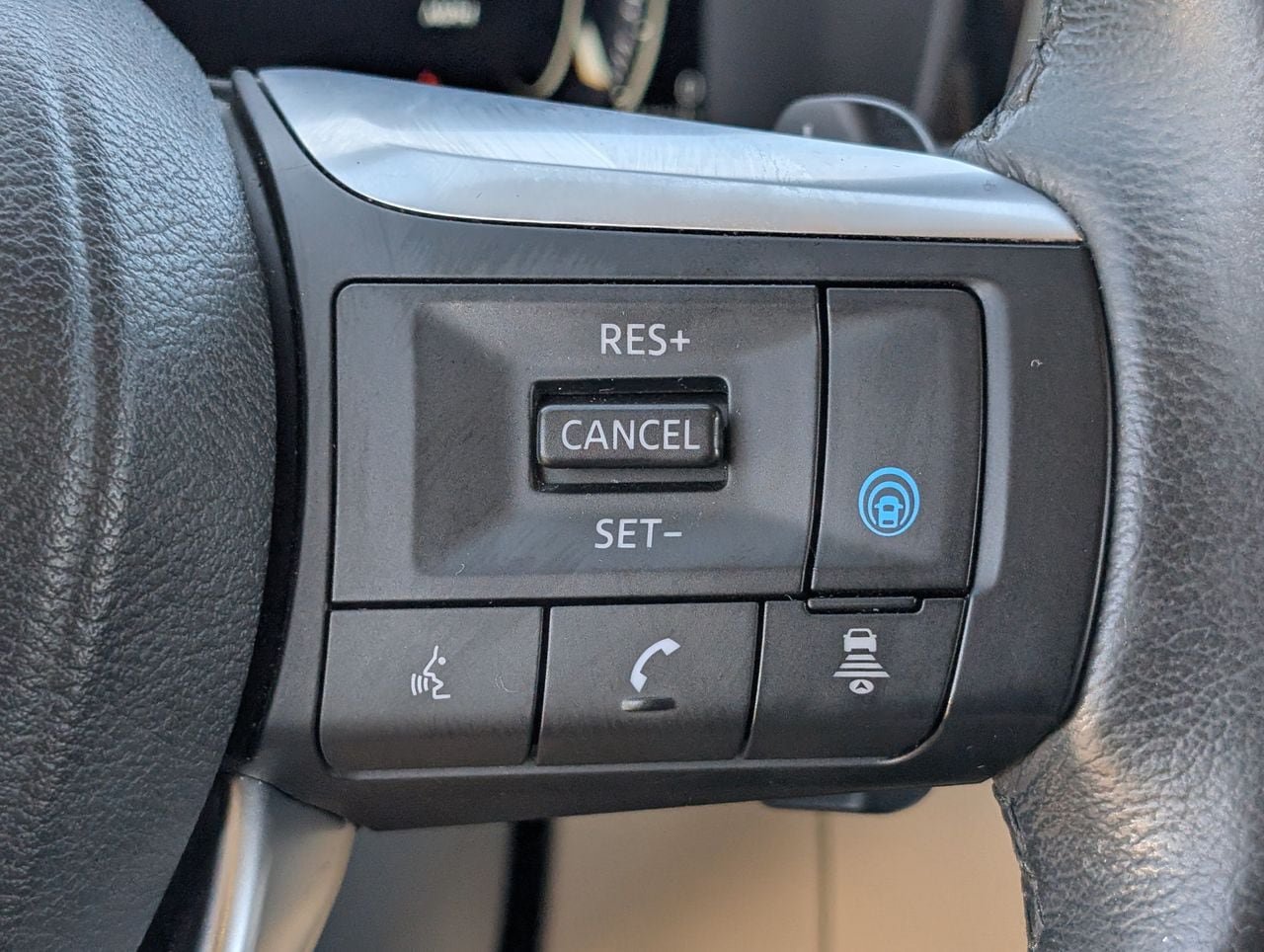 Used 2023 INFINITI QX60 Luxe w/ Cargo Package AWD/4WD image 21