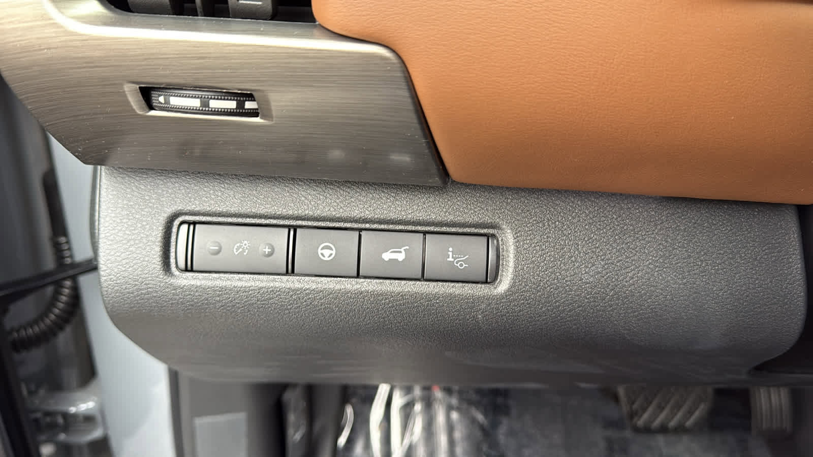 New 2025 Nissan Pathfinder Platinum w/ Cargo Package image 24