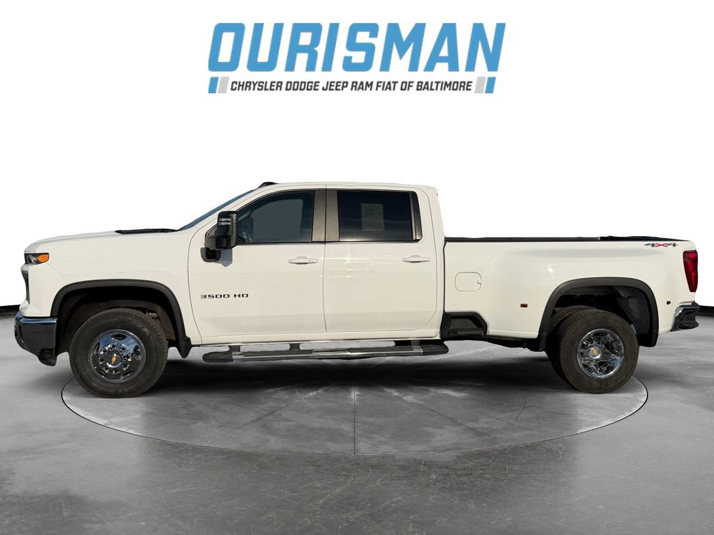 Used 2024 Chevrolet Silverado 3500 LT image 3