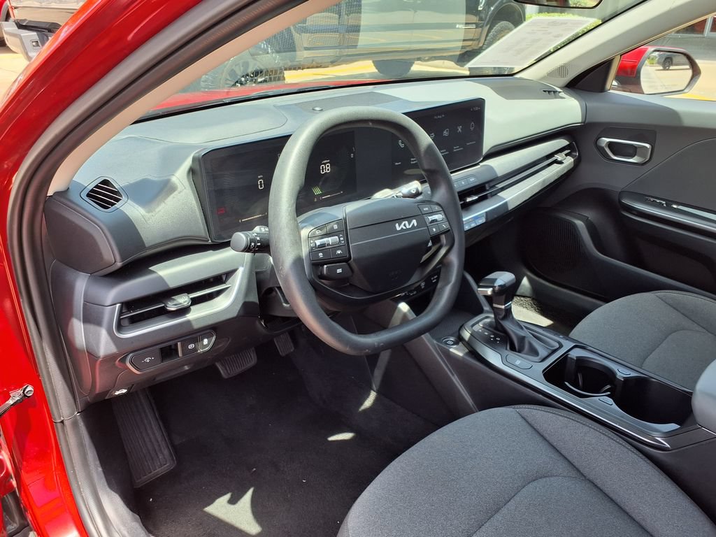 Used 2025 Kia K4 FWD image 23